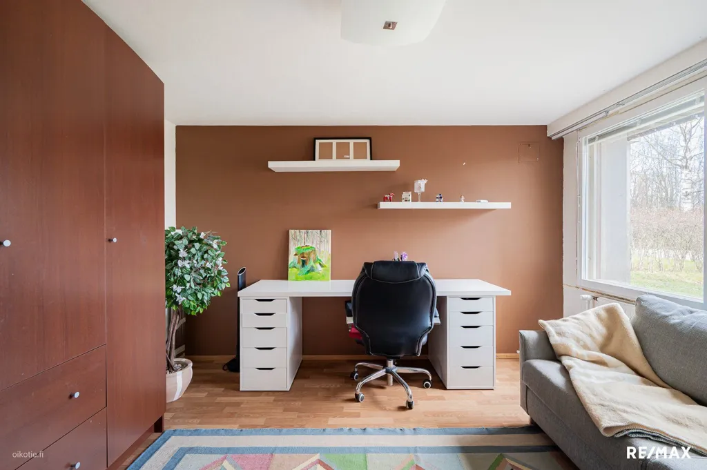 Bureau - 60s Architectural House with Pool in Jalkaranta, Lahti