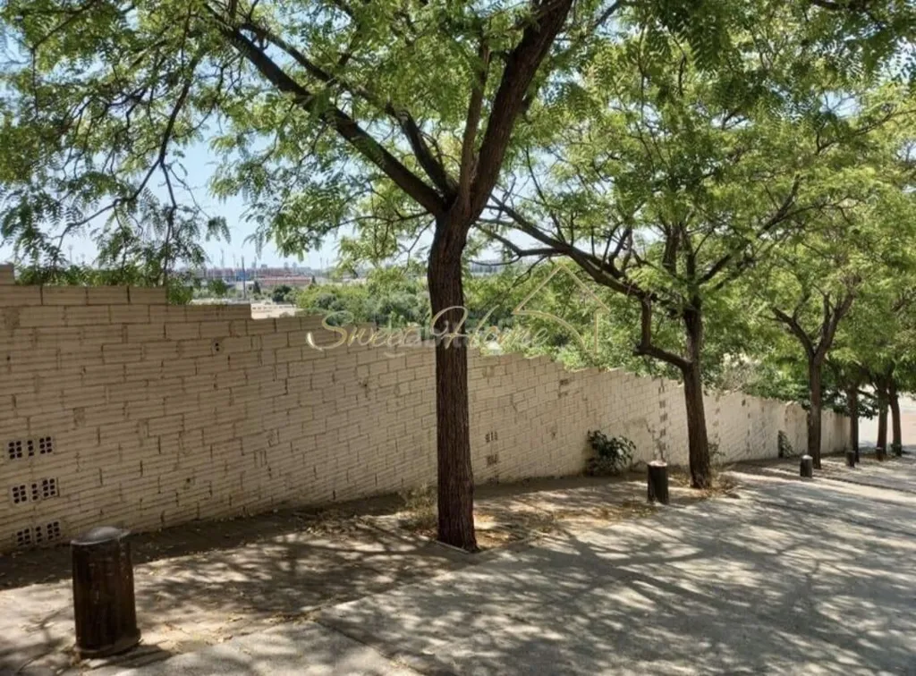 Development Land with Metro Access in Santa Coloma de Gramenet