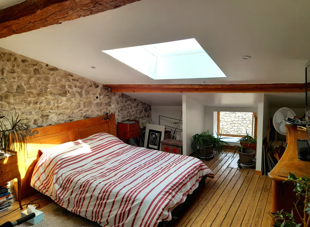 Chambres - Maison de 7 Pièces avec Terrasse Panoramique à Die