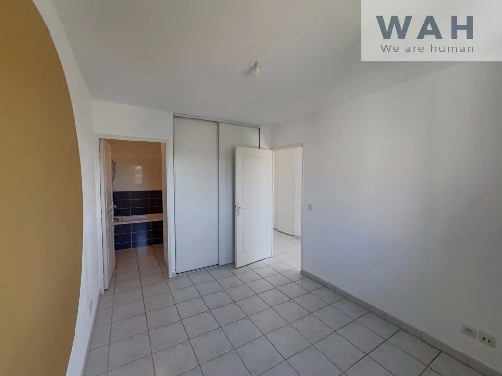 Esik - T2 Flat with Balcony in Secure Residence