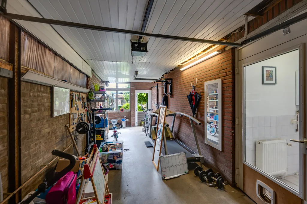 Garage - Two-Storey House with Garden in Rijen