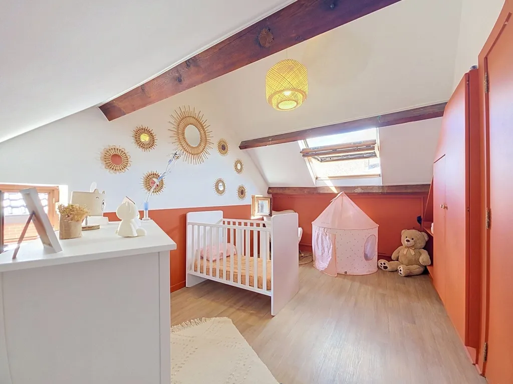 Magamistoad - Three-Bedroom House in Roselies