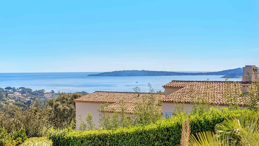 Garden - Luxury Villa with Pool and Sea View in Grimaud