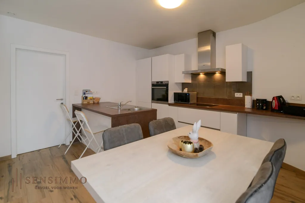 Salle à manger - Appartement Moderne avec Terrasse à Maasmechelen