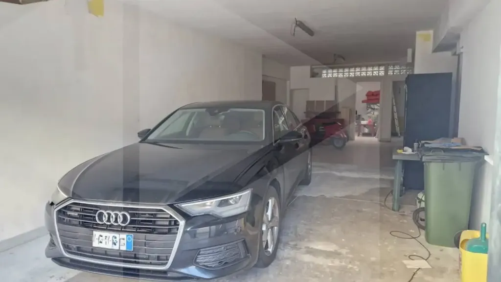 Garage - Semi-Basement Villa with Fireplace in Ciampino
