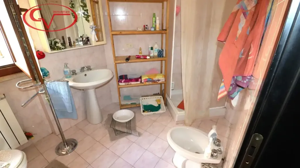 Salles de bain - Apartment with Terrace in Montevarchi