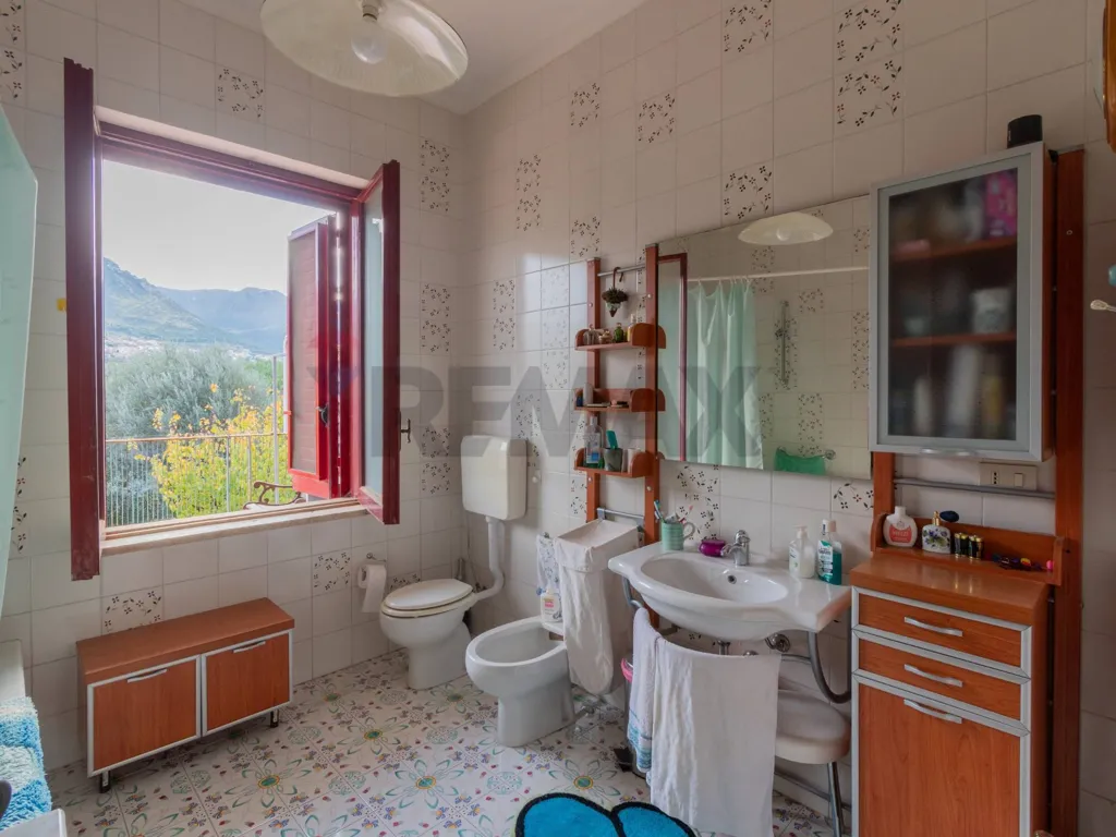 Salles de bain - Villa Portion with 360° Views in Villagrazia