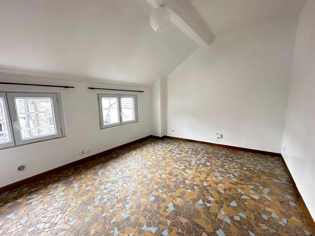 Rooms - Studio Near Corbeil Market