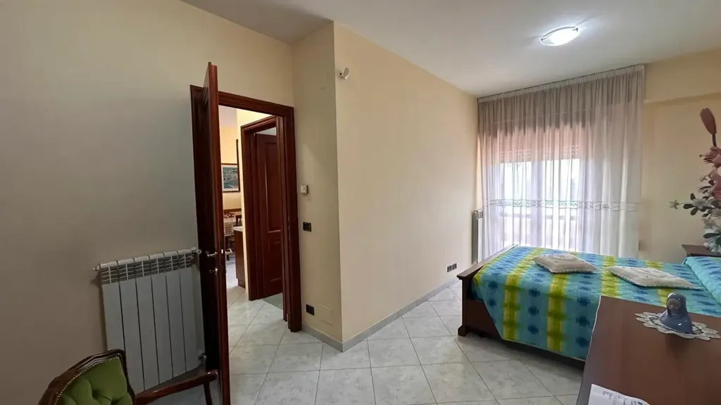 Chambres - Apt with South-Facing Terrace in Avezzano