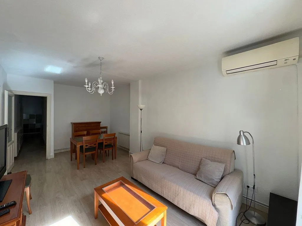 Elutuba - Amueblado Flat with Balcony in Nuevos Ministerios
