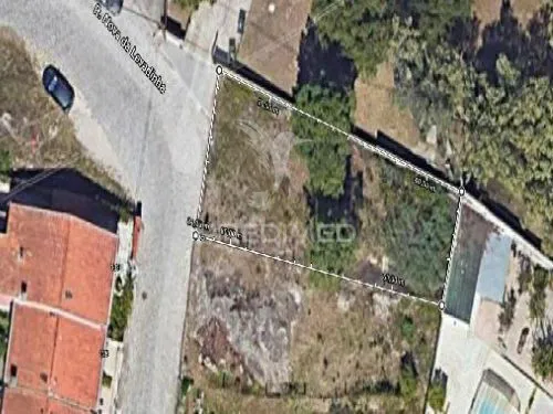 Aerial - Rustic Plot with City View in Pedrouços