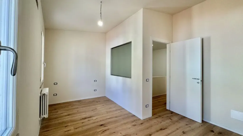 Pièces - Terraced House with Independent Access in Lucca