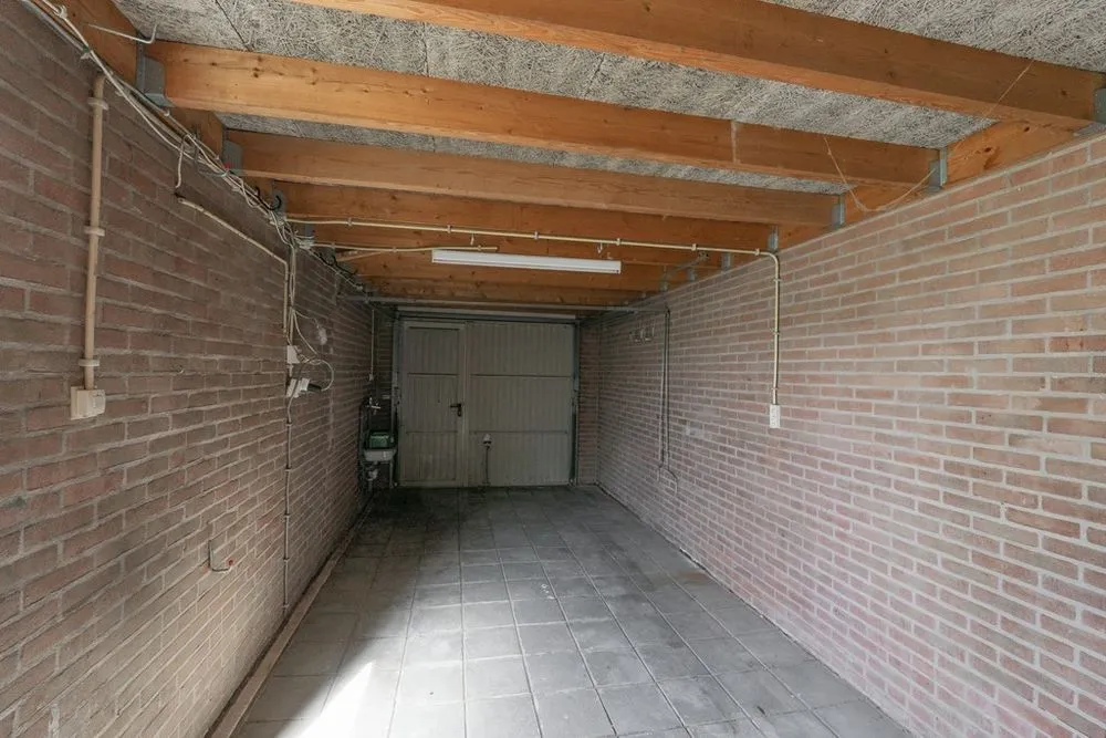 Garaaž - Two-Storey House with Garden in Elst