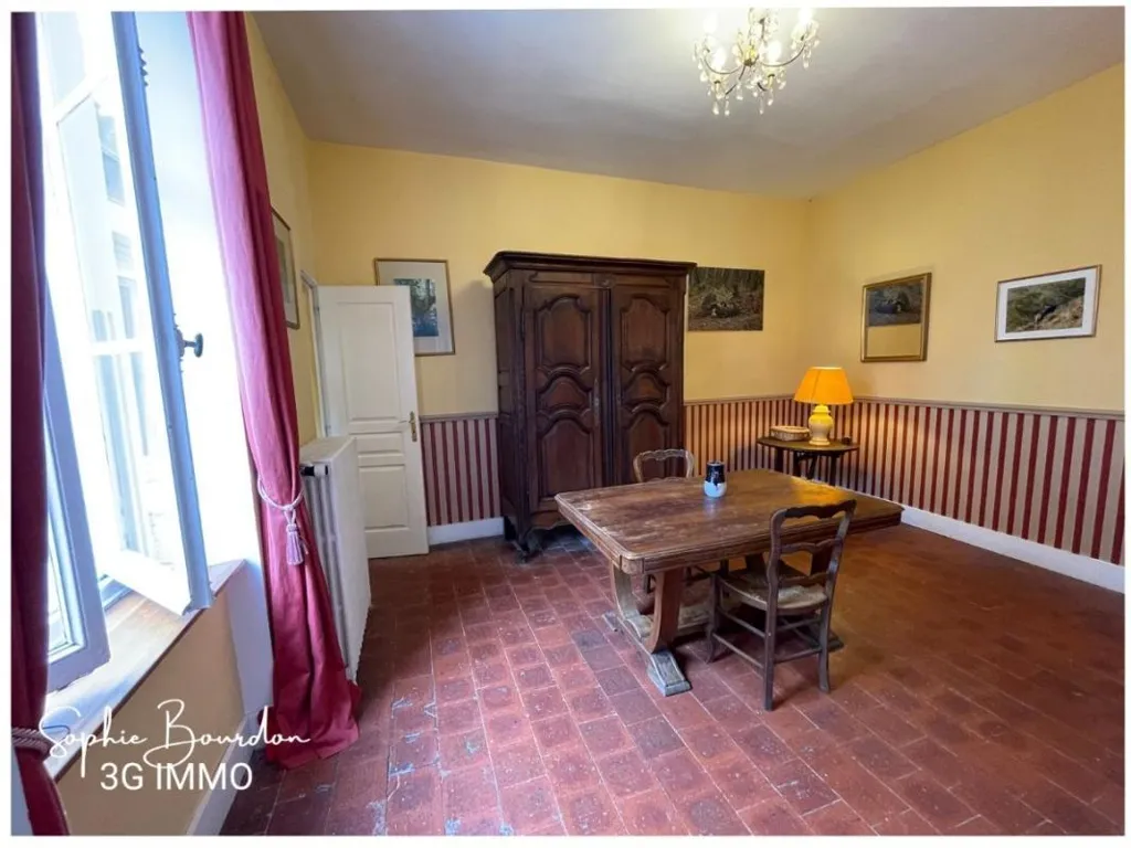 Salle à manger - Maison Ancienne avec Cour à Auxerre