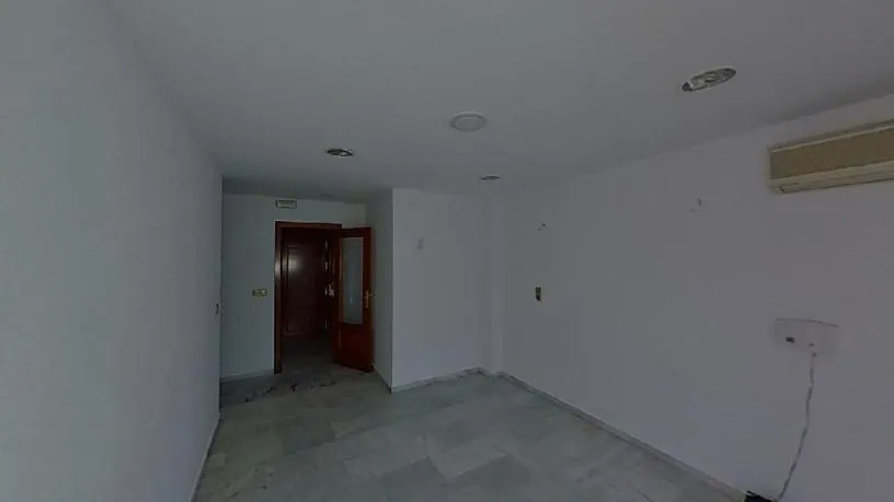 Spacious Apartment in Iznalloz Centre