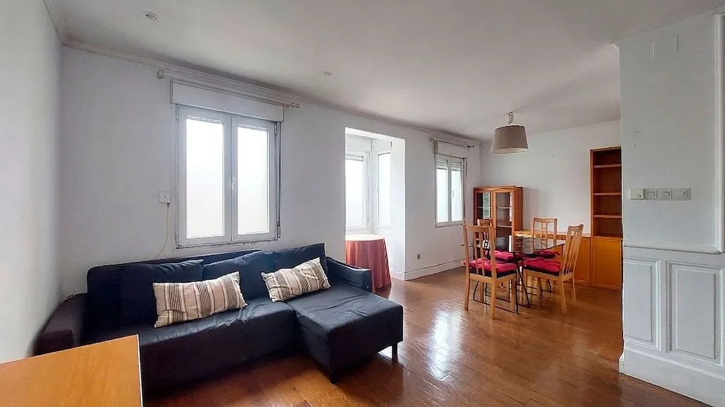Elutuba - Terraced Flat with River View in Lamiako