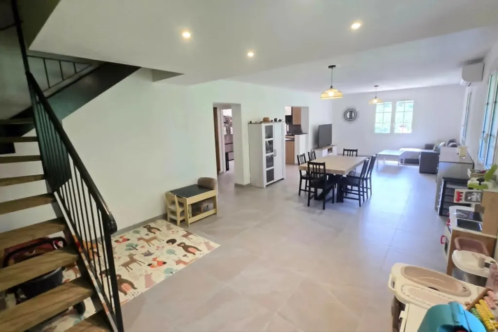 Elutuba - Detached House with Ample Garden in L'Escarène