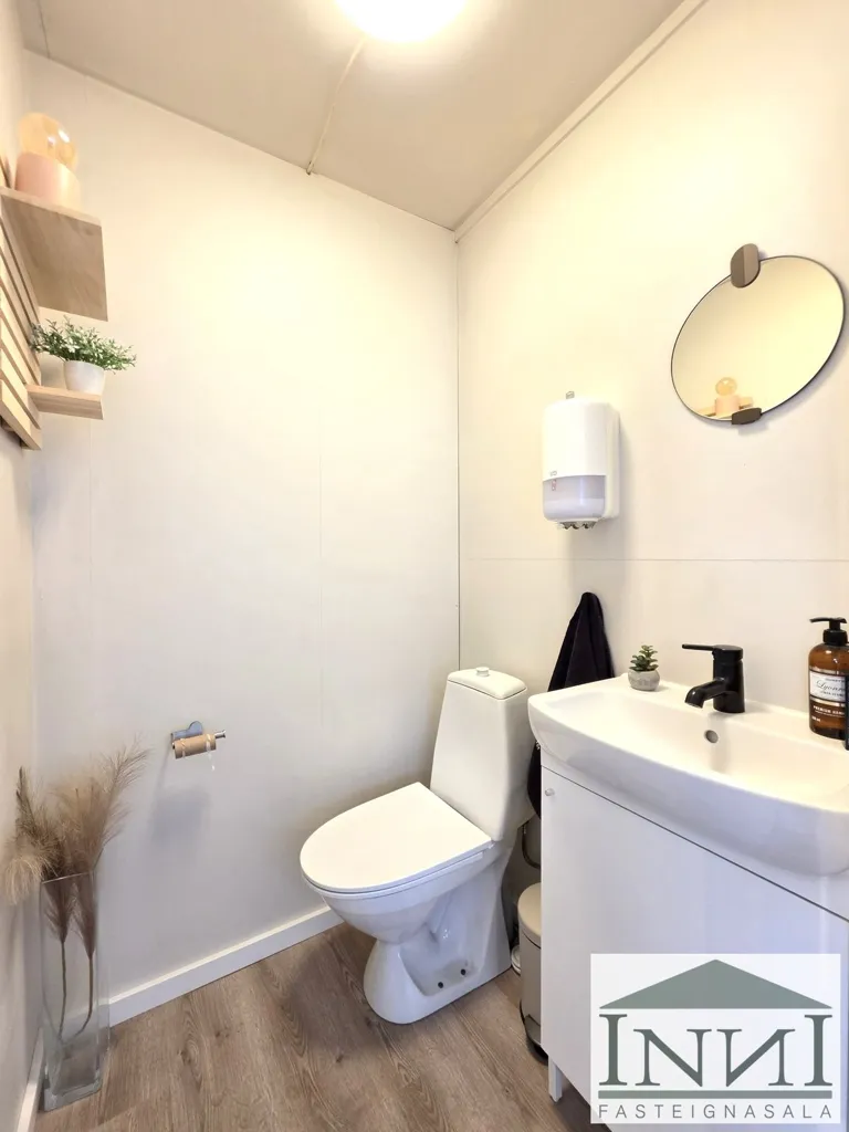 Bagni - Single-Floor House with Garden in Laugavellir