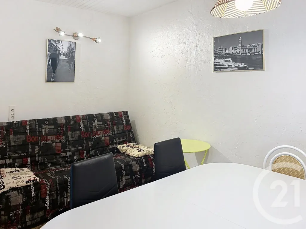 Salle à manger - Appartement Meublé 2 Pièces, Quartier Gare Théâtre à Sète