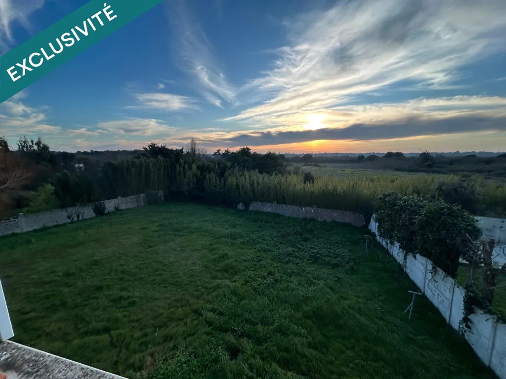Aed - House with Two Properties near Port, Oléron