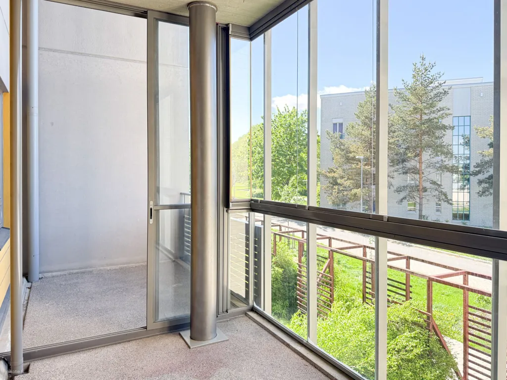 Balcon - Modern Flat with Balcony in Hermanni, Helsinki