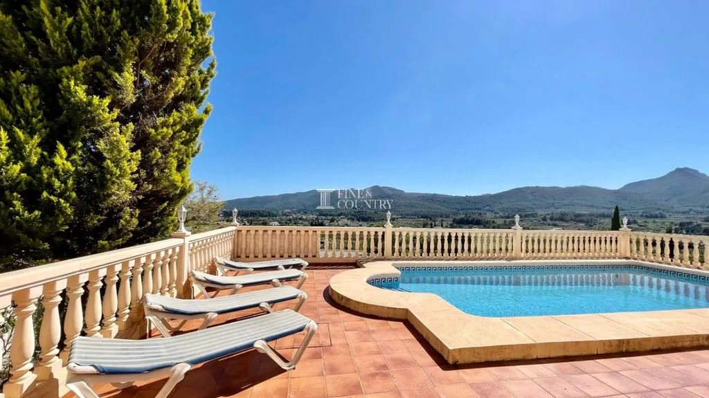Piscine - Luxury Villa with Mountain Views in Jalón