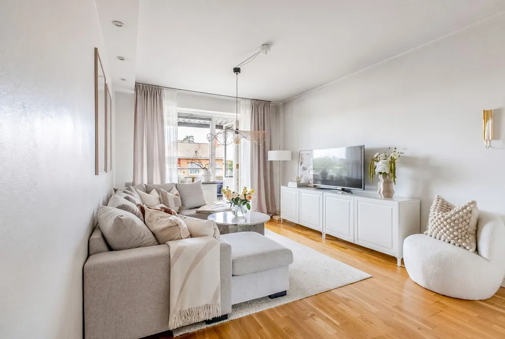 Elutuba - Charming Apartment with West-Facing Balcony in Västerås