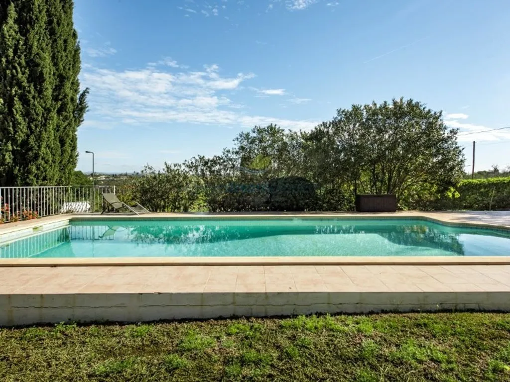 Bassein - Luxury Villa with Pool in Porches, Lagoa