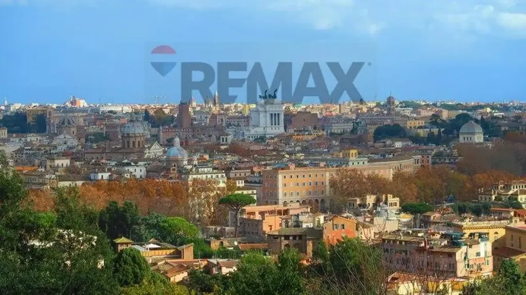 Panoramic Triplex in Monteverde Vecchio, Rome
