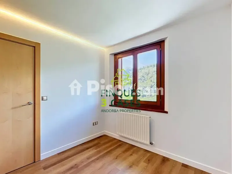Pièces - Apartment with Ski Access in Soldeu