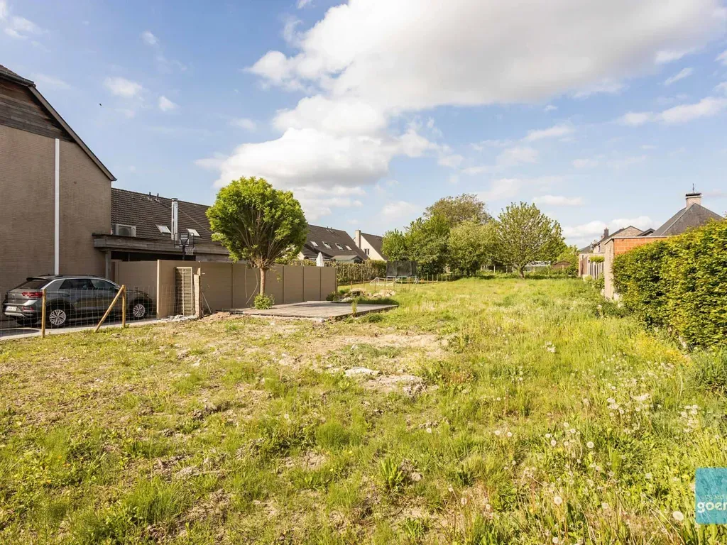 Giardino - Open Building Plot with Garden in Lede