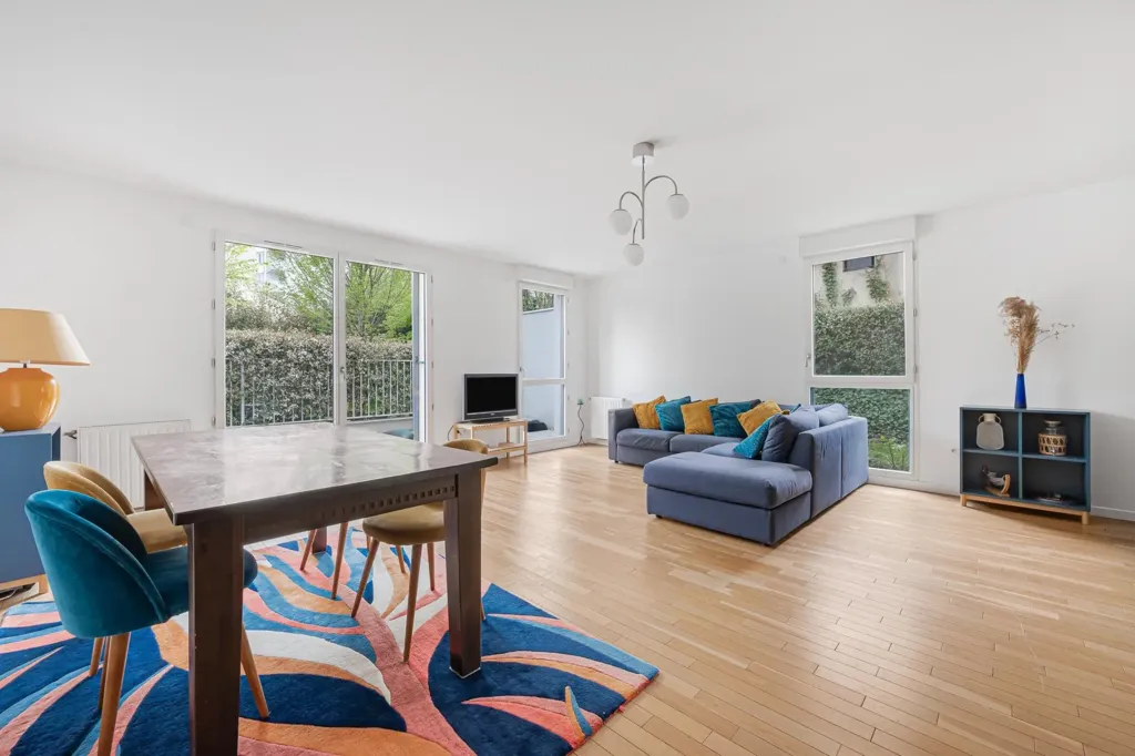 Soggiorno - Family Flat with South-Facing Terrace in Rue Blaise Pascal