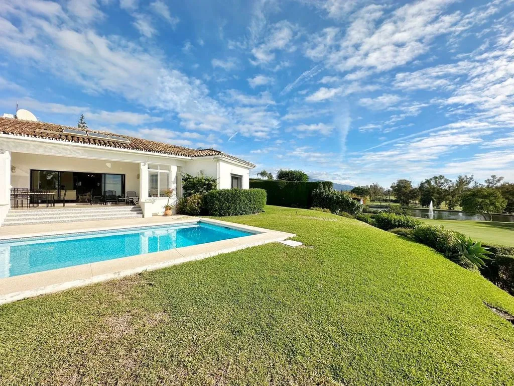 Piscine - Luxury Golf Villa with Pool in El Paraíso
