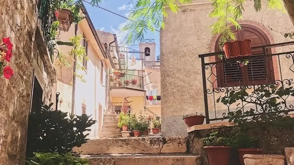 Pièces - Independent House with Panoramic View in Greci