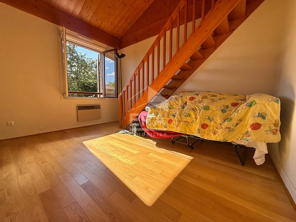 Chambres - Maison Familiale avec Piscine à Écully