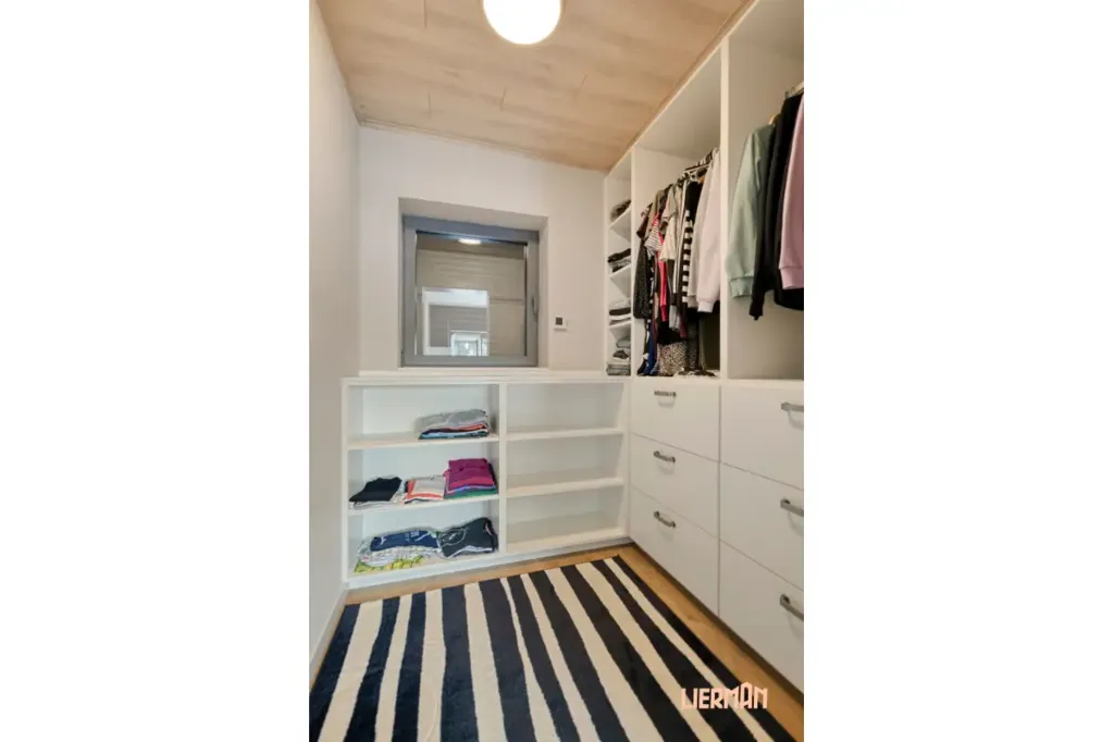 Pièces - Maison Rénovée avec Terrasse à Aalst