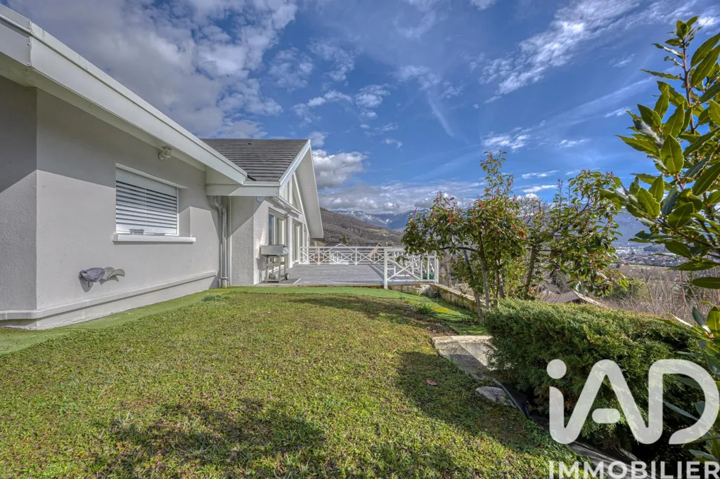Aed - Villa with Mountain View in Bassens