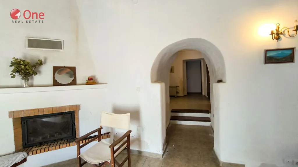 Soggiorno - 19th Century Stone House with Terrace in Mesaria