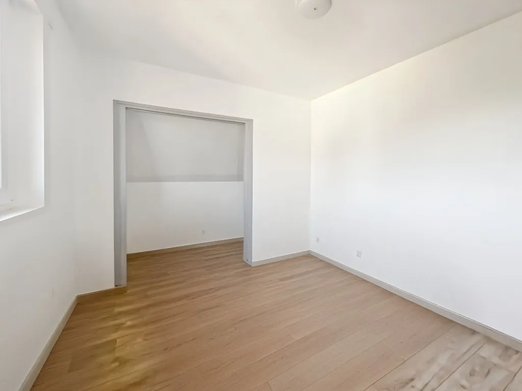 Toad - 5-Bedroom House with Garden in Vascœuil