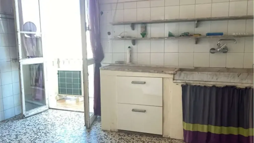 Cuisine - Central 5-Bedroom Apartment in Albenga