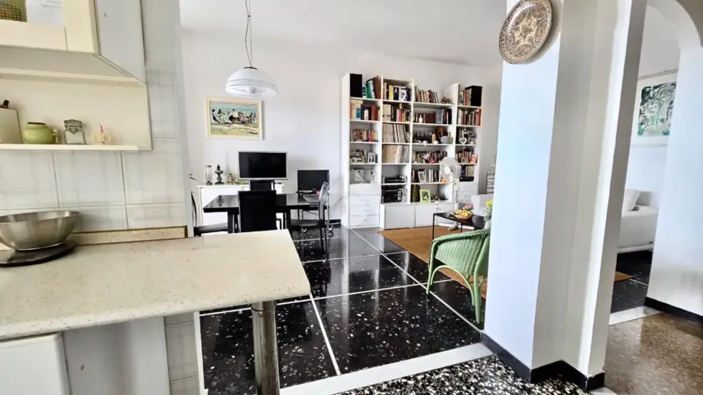 Cuisine - Spacious Apartment with Panoramic Terrace in Albenga