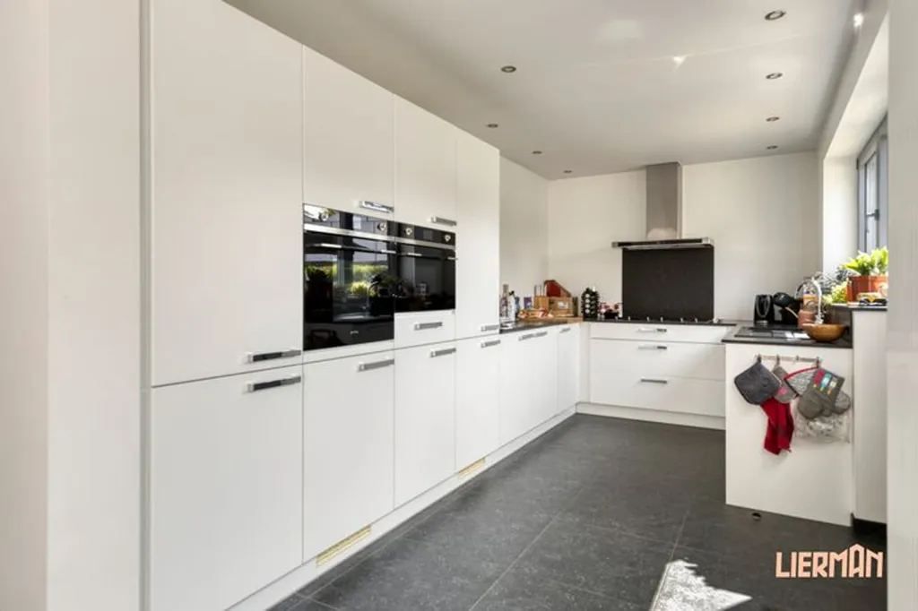 Cuisine - Maison Rénovée avec Terrasse à Aalst