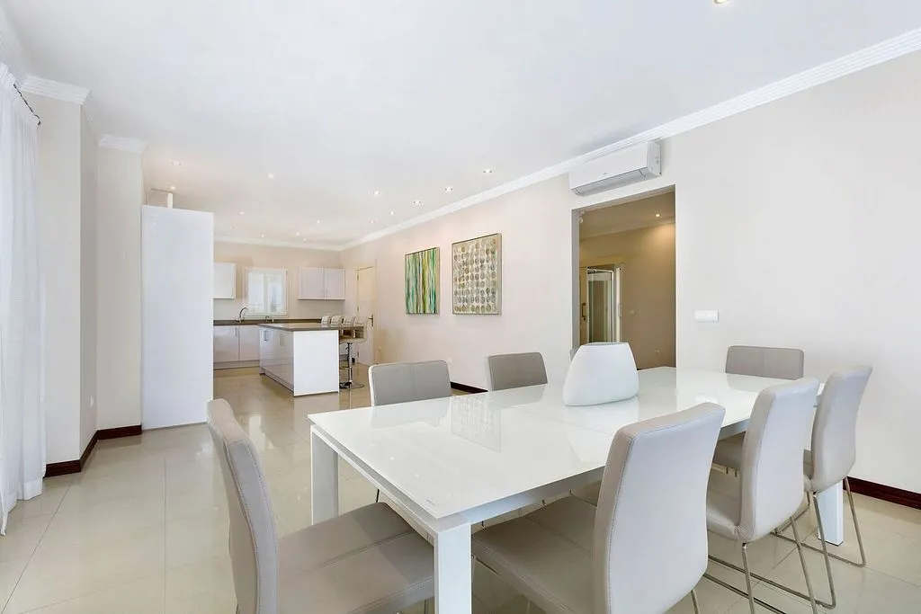 Söögituba - Chalet with Pool and Terrace in Sotogrande