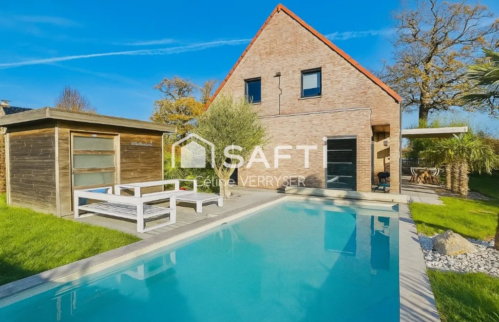 Bassein - Semi-detached House with Pool in Oudezeele