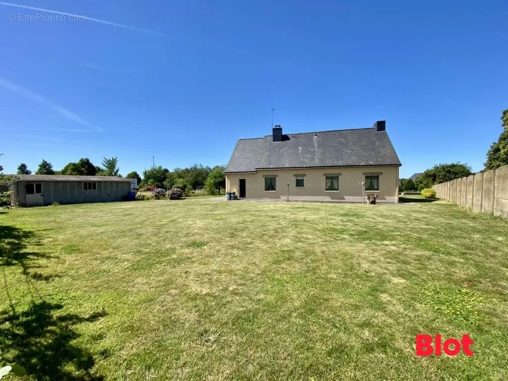 Jardin - Maison avec Jardin et Grenier à Boisgervilly
