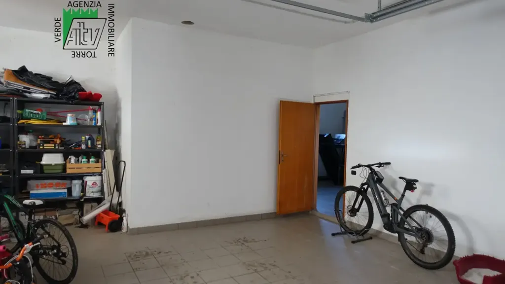 Garage - Villa with Mountain View in Sporminore