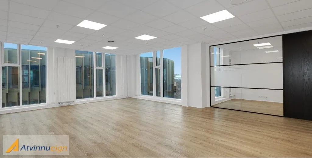 Bureau - Modern Office Space with South View in Reykjavik