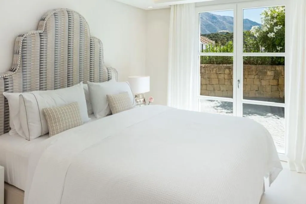Chambres - Luxury Villa with Pool and Mountain View in Marbella