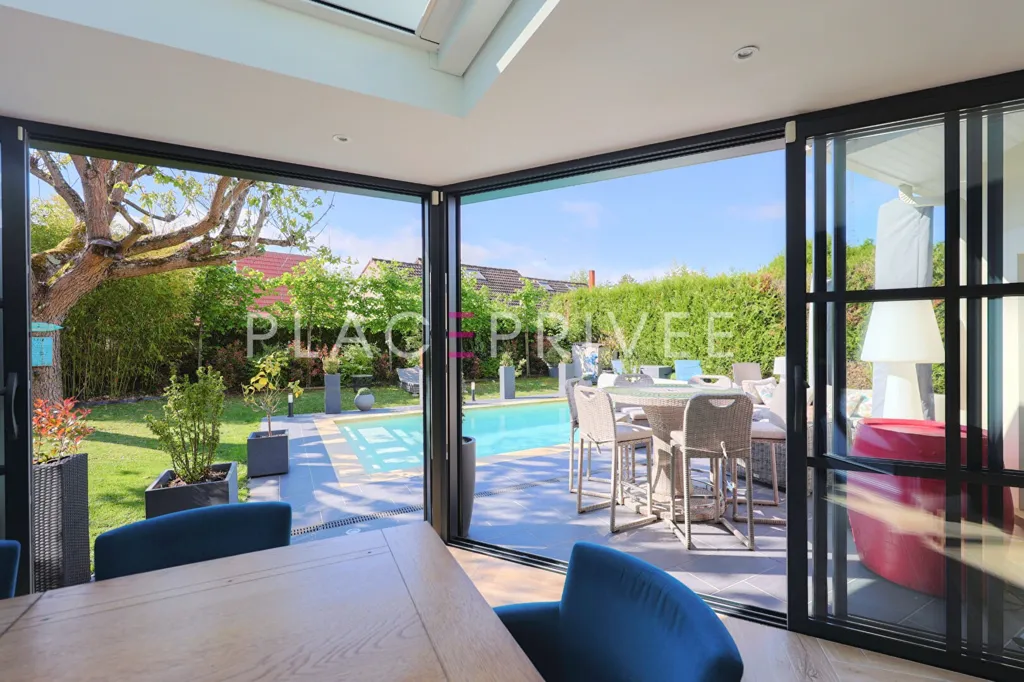 Terrass - Family House with Pool in Richardménil