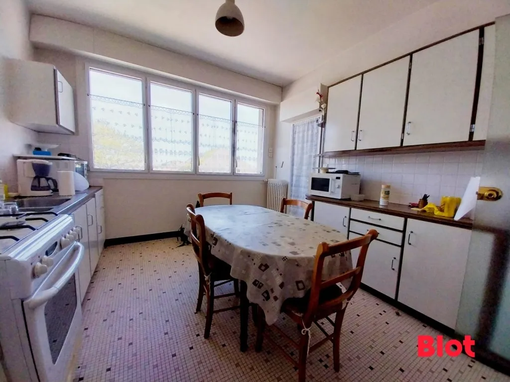 Cucina - Bright House with Balcony in Antrain